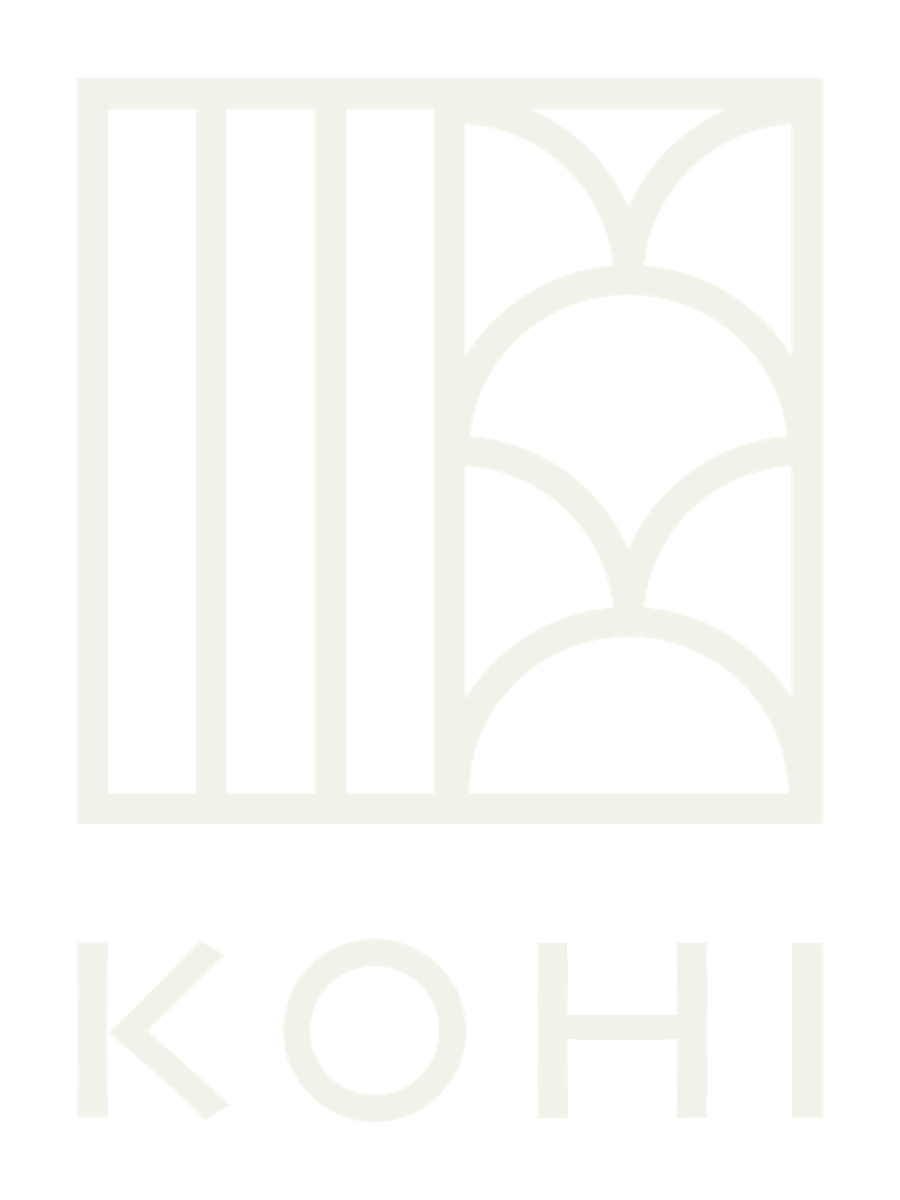 Logotipo vertical da Kohi Ventures em off white